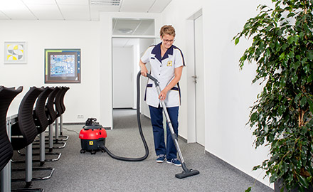 Deep cleaning and carpet cleaning